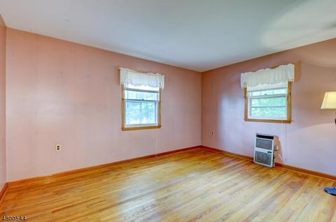 10 Ronnie Rd, Wayne, NJ 07470 photo 17