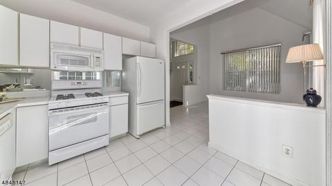 112 Cambridge Dr, Nutley, NJ 07110 photo 8