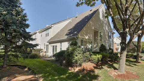 112 Cambridge Dr, Nutley, NJ 07110 photo 3