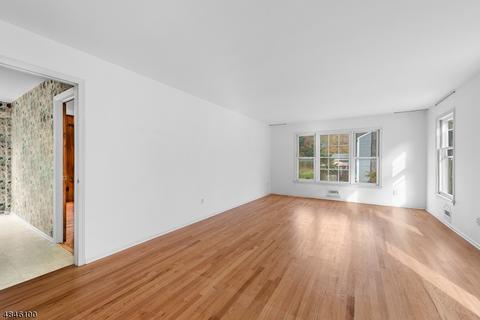 12 Dean Rd, Mendham, NJ 07945 photo 2