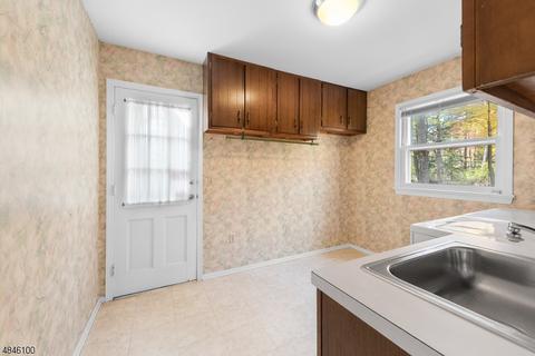12 Dean Rd, Mendham, NJ 07945 photo 9
