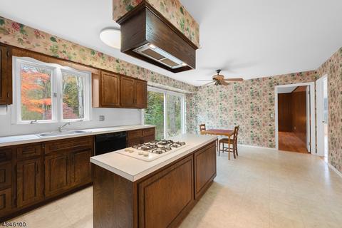 12 Dean Rd, Mendham, NJ 07945 photo 5