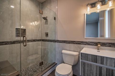 234 Hoppers Ln, Paramus, NJ 07652 photo 23