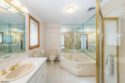 15 Lisa Ln, Wayne, NJ 07470 photo 13