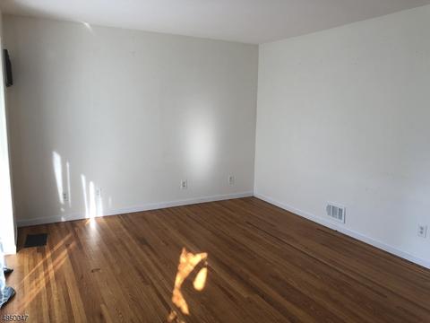 701 Loretta Ter, Plainfield, NJ 07062 photo 3