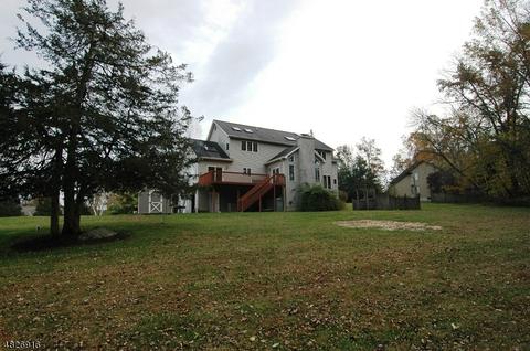 20 Farmbrook Rd, Sparta, NJ 07871 photo 2