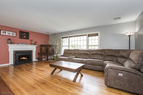 687 Indian Rd, Wayne, NJ 07470 photo 5