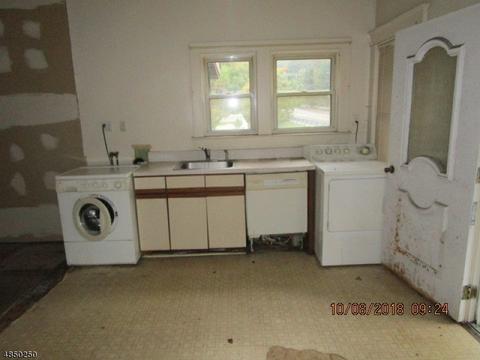 129 Terhune Dr, Wayne, NJ 07470 photo 4