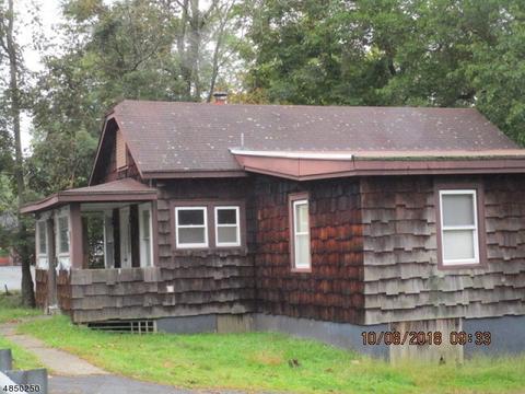 129 Terhune Dr, Wayne, NJ 07470 photo 3