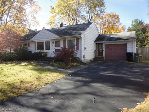 836 Arbor Rd, Paramus, NJ 07652 photo 2