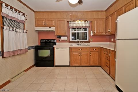 200 4th St, Hackettstown, NJ 07840 photo 4