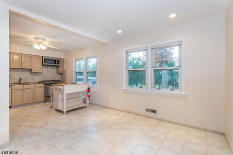 71 Hurst Ter, Wayne, NJ 07470 photo 8