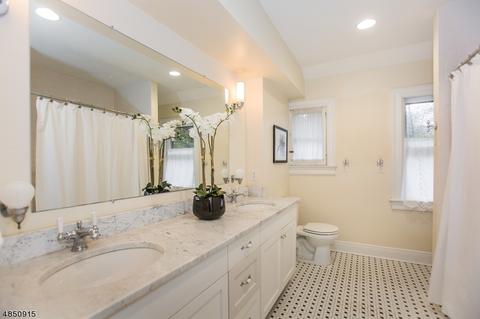 659 Berkeley Ave, Orange, NJ 07050 photo 15