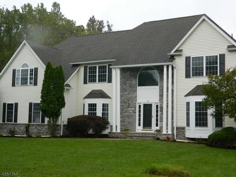 29 Benjamin Dr, Washington, NJ 07882 photo 1