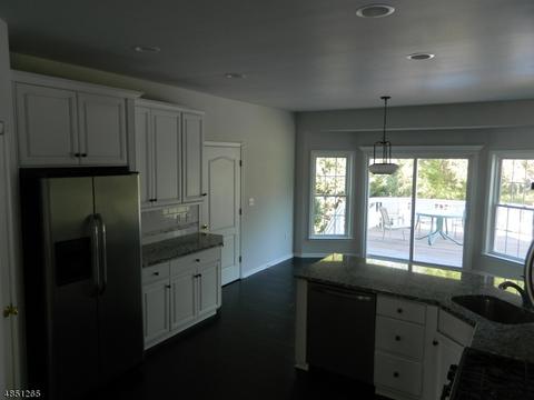 29 Benjamin Dr, Washington, NJ 07882 photo 9