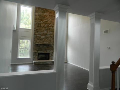 29 Benjamin Dr, Washington, NJ 07882 photo 2