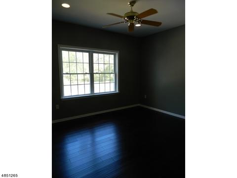 29 Benjamin Dr, Washington, NJ 07882 photo 11