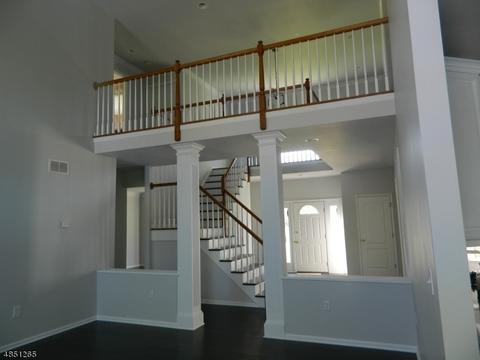 29 Benjamin Dr, Washington, NJ 07882 photo 4