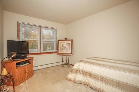 62 Schuler Ave, Waldwick, NJ 07463 photo 14