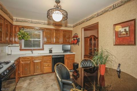 62 Schuler Ave, Waldwick, NJ 07463 photo 8