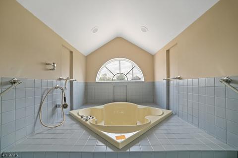 44 Golf Oval, Springfield, NJ 07081 photo 21
