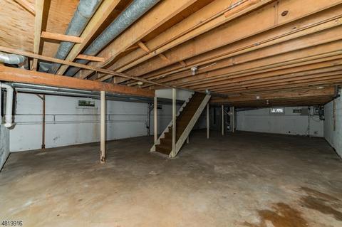 44 Golf Oval, Springfield, NJ 07081 photo 22