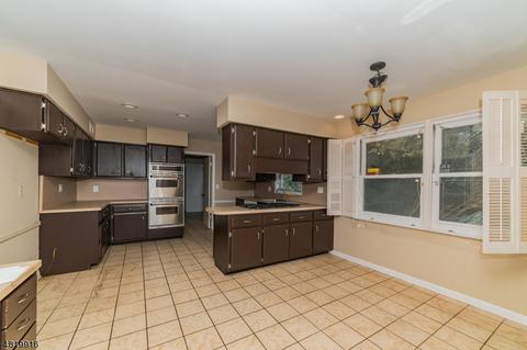 44 Golf Oval, Springfield, NJ 07081 photo 10