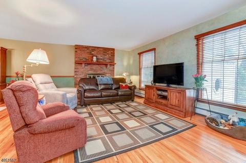 7 Bluebell Ct, Paramus, NJ 07652 photo 9