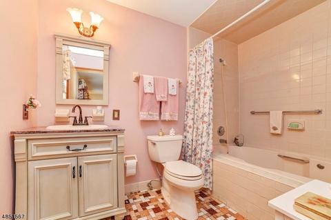 7 Bluebell Ct, Paramus, NJ 07652 photo 20