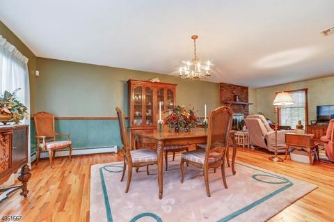 7 Bluebell Ct, Paramus, NJ 07652 photo 8