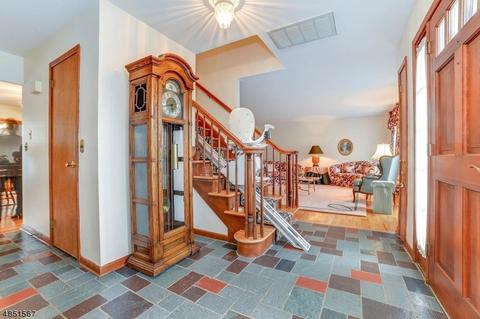 7 Bluebell Ct, Paramus, NJ 07652 photo 4