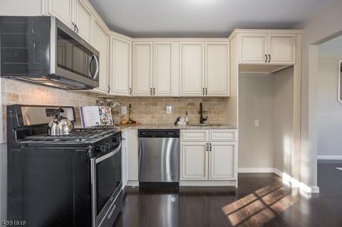 49 David Scott Dr, Wayne, NJ 07470 photo 10