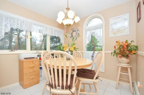 86 Suters Ln, Wayne, NJ 07470 photo 4