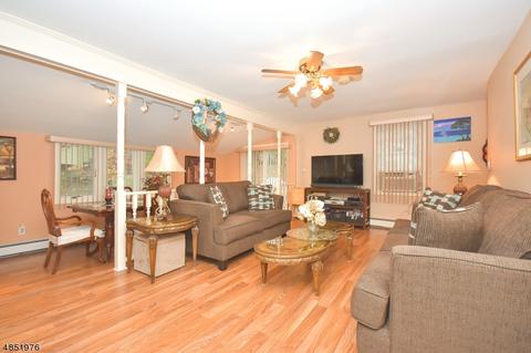 86 Suters Ln, Wayne, NJ 07470 photo 6