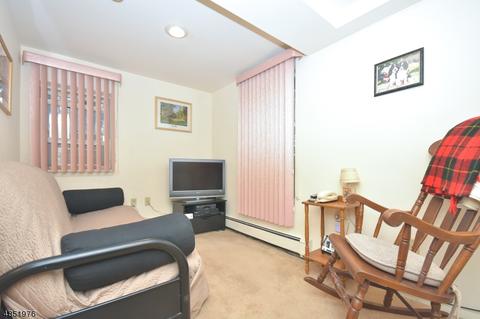 86 Suters Ln, Wayne, NJ 07470 photo 13