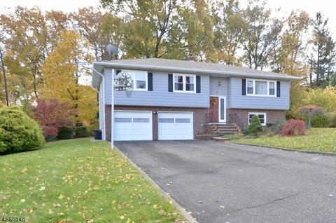 7 Mountain Ridge Dr, Wayne, NJ 07470 photo 2