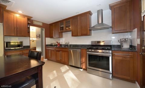 7 Mountain Ridge Dr, Wayne, NJ 07470 photo 8