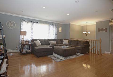 7 Mountain Ridge Dr, Wayne, NJ 07470 photo 3