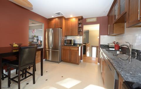 7 Mountain Ridge Dr, Wayne, NJ 07470 photo 10