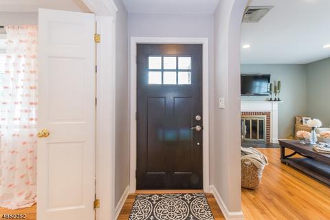 13 Chapel Pl, Wayne, NJ 07470 photo 3