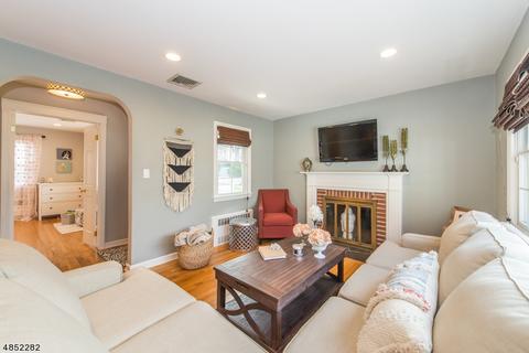 13 Chapel Pl, Wayne, NJ 07470 photo 6