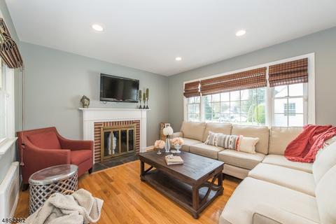 13 Chapel Pl, Wayne, NJ 07470 photo 4