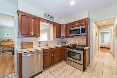 13 Chapel Pl, Wayne, NJ 07470 photo 7