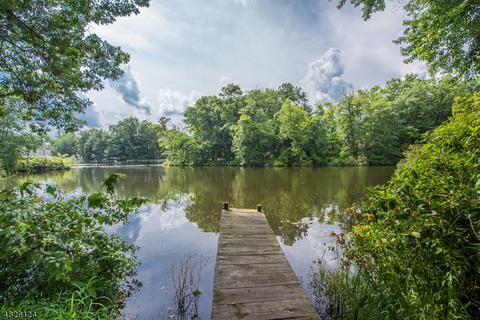 46 Chicopee Dr, Wayne, NJ 07470 photo 4