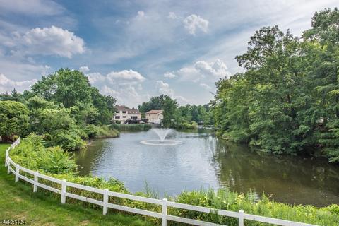 46 Chicopee Dr, Wayne, NJ 07470 photo 2