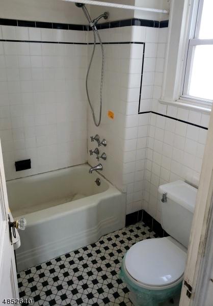 128 Maple Ave, Wallington, NJ 07057 photo 6