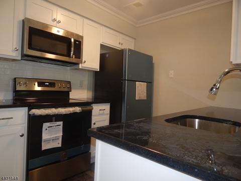 3 Hyde Ct, Bedminster, NJ 07921 photo 3