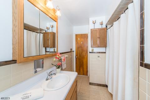 24 Wendt Ln, Wayne, NJ 07470 photo 11