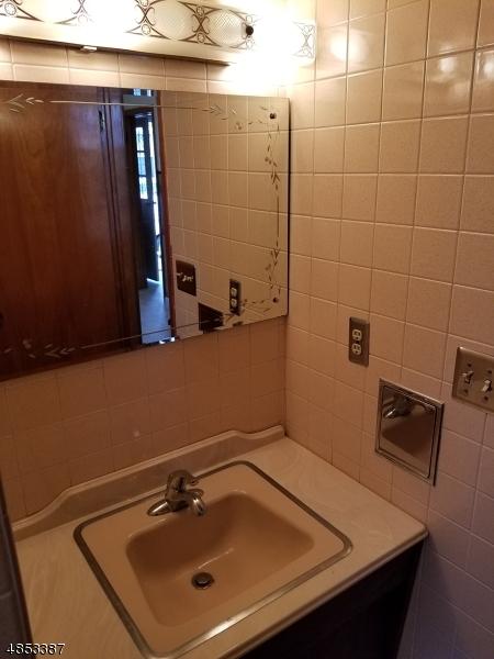 14 Beech St, Edison, NJ 08817 photo 18