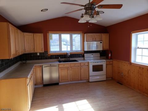 61 Maple Ln, Wayne, NJ 07470 photo 10